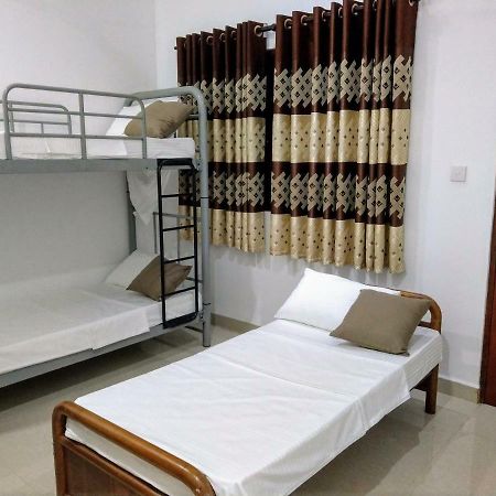 카투나야크 The Kaktus House At Airport 호스텔 외부 사진